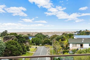 Property grounds - Seaview Lookout - Mangawhai Heads Holiday Home (Mangawhai)