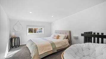 4 bedrooms, iron/ironing board, WiFi