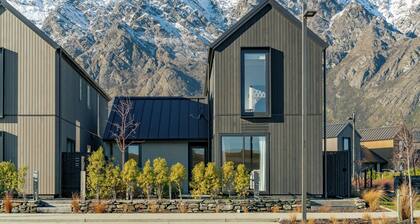 A Remarkable Retreat - Queenstown Holiday Home