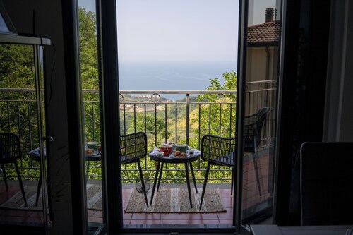 Panoramic house surrounded by nature just 8 minutes from the beaches of Diamante