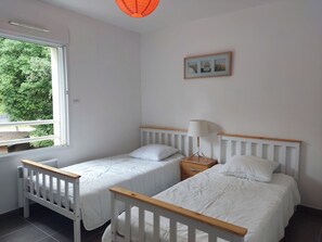 3 bedrooms, iron/ironing board, free WiFi