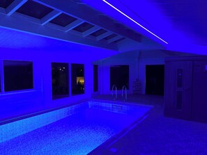 Piscine intérieure