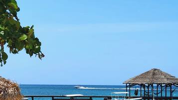 Camastros y toallas de playa