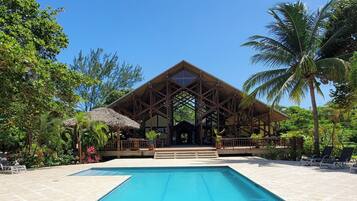 Alberca al aire libre