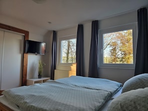 2 chambres, lit parapluie, Wi-Fi gratuit, draps fournis