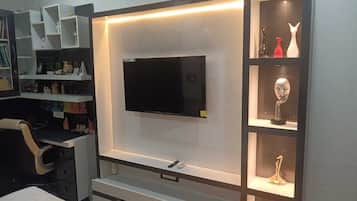 1 bedroom, in-room safe, iron/ironing board, free WiFi