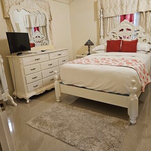 3 bedrooms, iron/ironing board, free WiFi