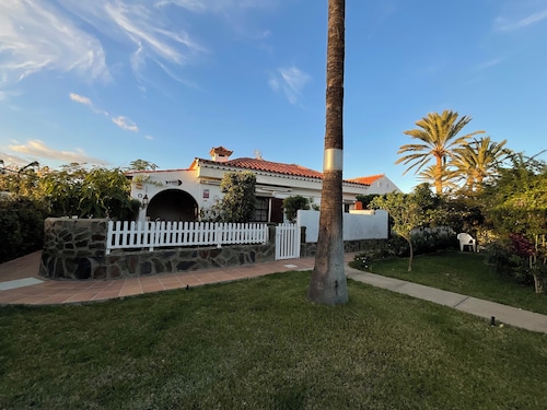Bungalow con Césped Privado y Piscina de Agua Salada. En Maspalomas, GC!