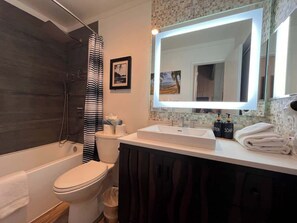 Shower, hair dryer, towels - Walk-to-Lifts Condo with Hot Tub, Dog Friendly (Mammoth Lakes)