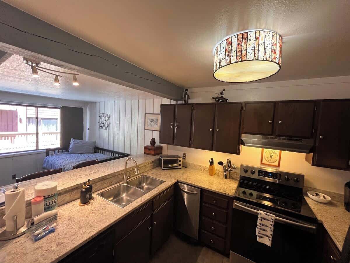 冰箱、微波 炉、烤箱、炉灶