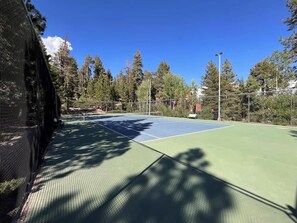 Sport court - Walk-to-Lifts Condo with Hot Tub, Dog Friendly (Mammoth Lakes)