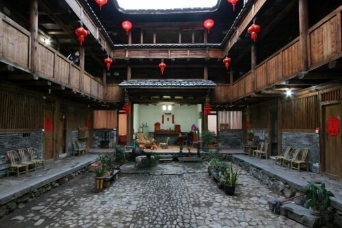 Qingdelou Inn