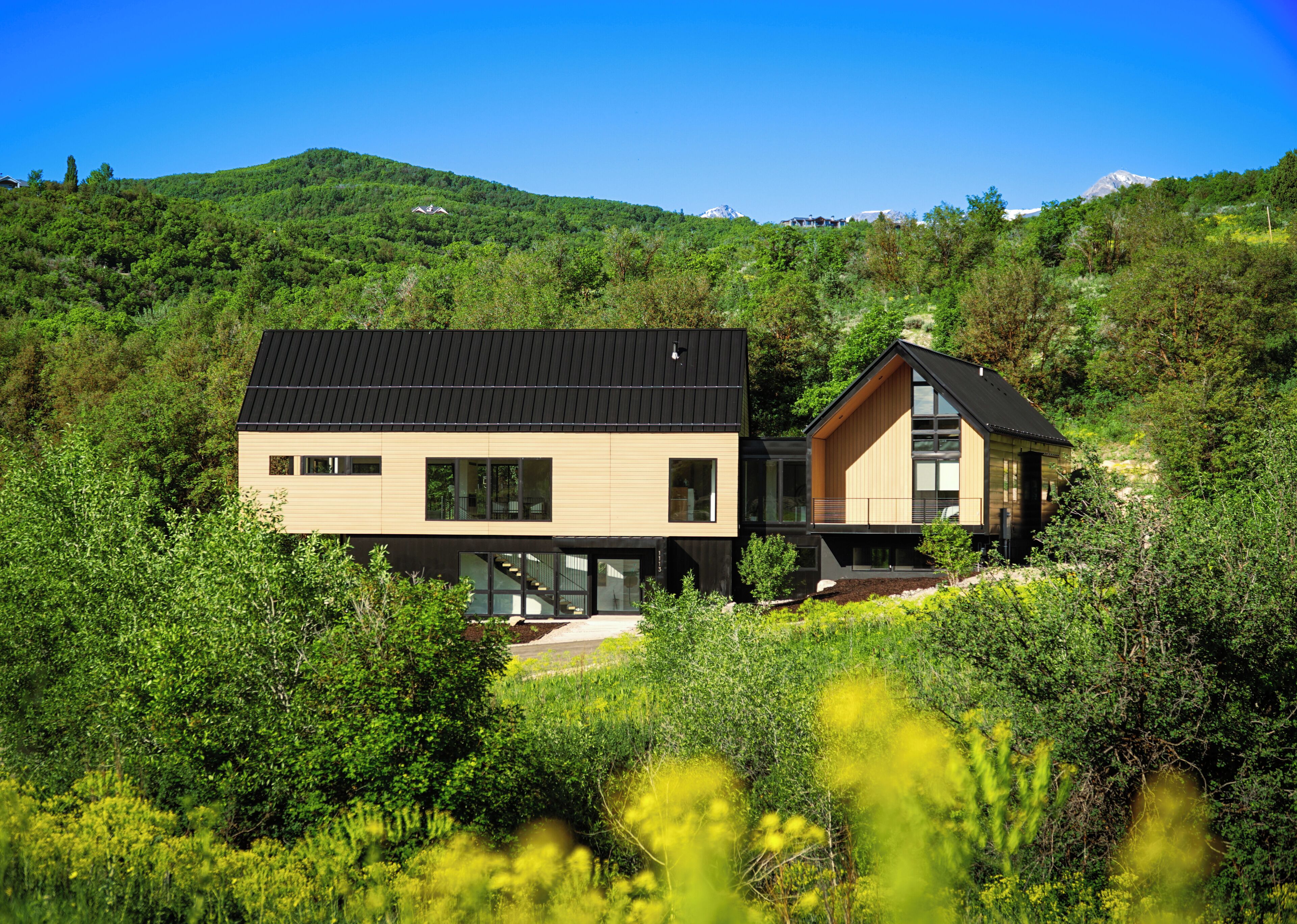 Luxury Modern Nordic Haus - 3 Ski Resorts, Golf, Boating, Mountain Biking