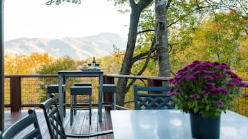 House, Multiple Beds, Hot Tub, Mountain View (S'More To Love) | Outdoor dining