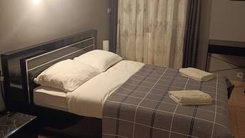 1 chambre, bureau, fer et planche à repasser, Wi-Fi gratuit