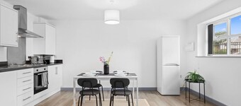 Cozy 2-Bedroom Home | 10 Mins to Leeds Centre