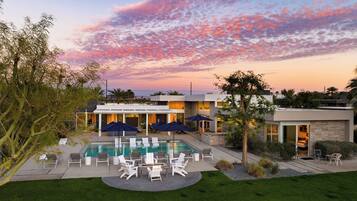 Villa, 5 Bedrooms | Front of property