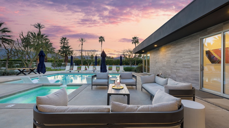 The Polo Villas by AvantStay – Modern Oasis Near Empire Polo Club