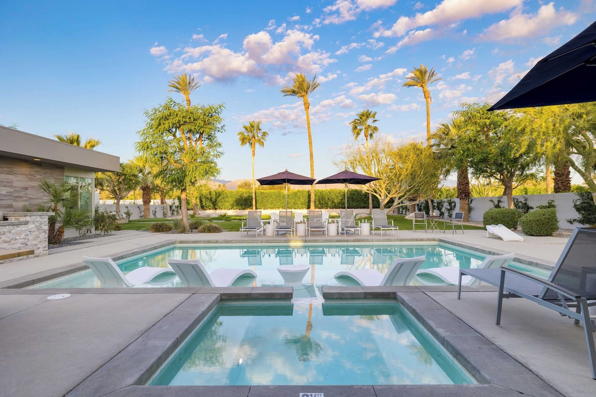 Villa, 5 Bedrooms | Interior