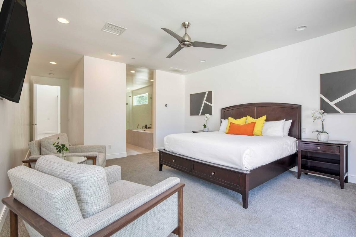 Design Villa, Multiple Beds, Kitchen | 6 bedrooms, laptop workspace, iron/ironing board, free WiFi