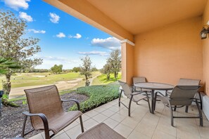 Outdoor dining - Mickey 3bed Condo 20 min to Disney!  Pools & Gym (Reunion)