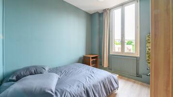 1 chambre, fer et planche Ă  repasser, Wi-Fi gratuit, draps fournis