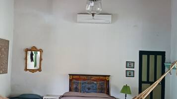 7 bedrooms, iron/ironing board, WiFi, bed sheets