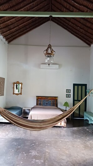 7 chambres, fer et planche à repasser, Wi-Fi, draps fournis