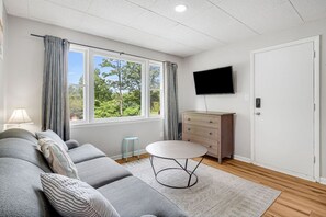 TV - Mountain Retreat, Fire Pit, Grill, and 5 Minutes to Downtown! (Blowing Rock)