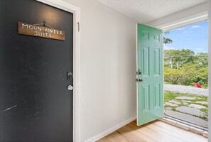 Interior - Mountain Retreat, Fire Pit, Grill, and 5 Minutes to Downtown! (Blowing Rock)