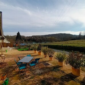 Outdoor dining - Maison du lac & Château de Lanquais (Lanquais)