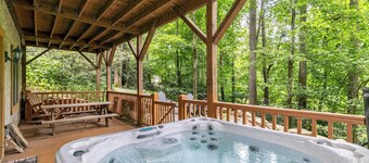 6 Bears Cabin