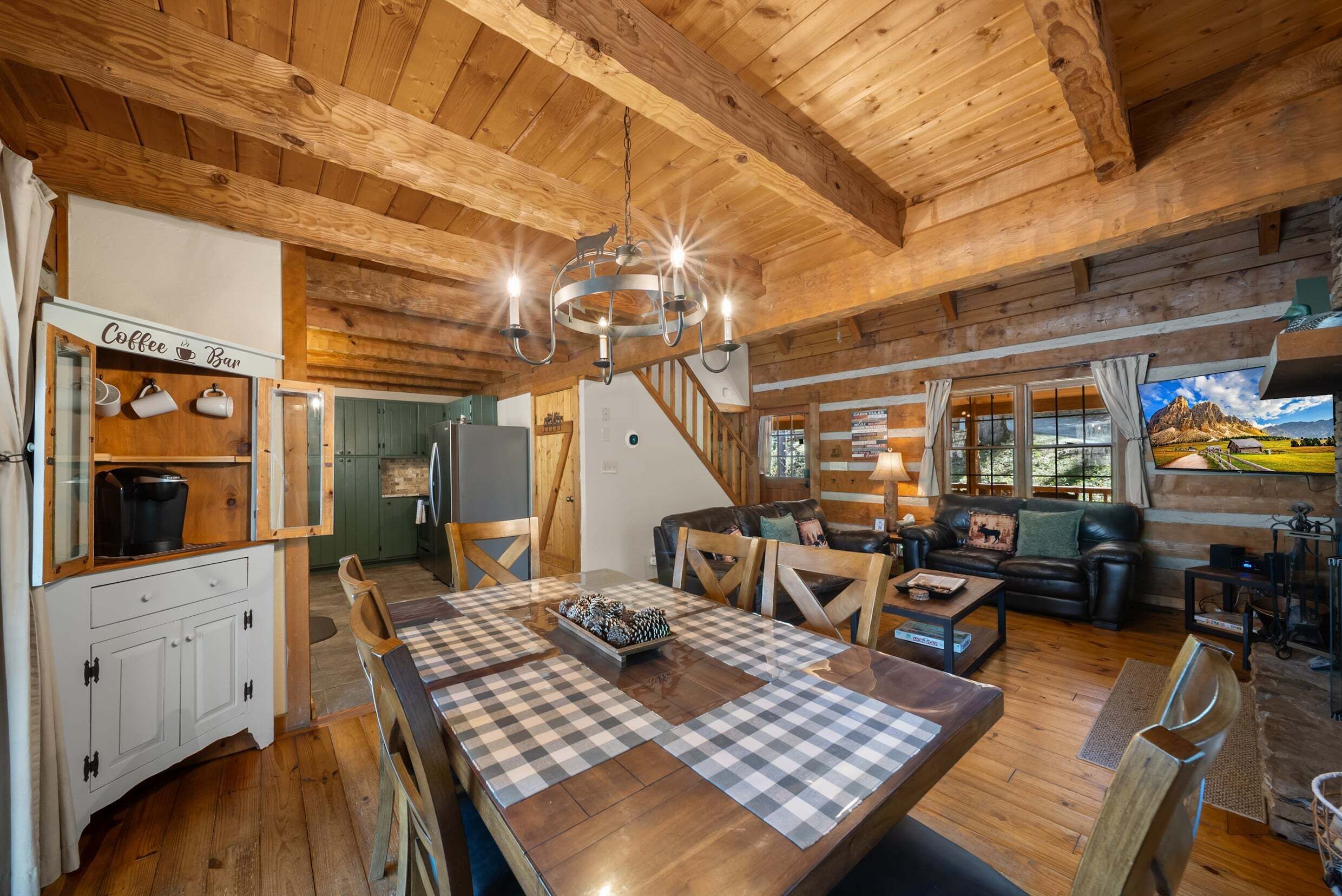 Cabin, Multiple Beds, Hot Tub, Mountain View (6 Bears Cabin) | Dining