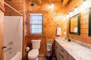 Cabin, Multiple Beds, Hot Tub, Mountain View (6 Bears Cabin) | Bathroom | Towels, soap, shampoo, toilet paper