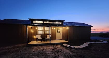 Cozy Country Cabin - Sleeps 6 - with Hot Tub