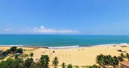 Sea Wave Luxury Apartment in Negombo