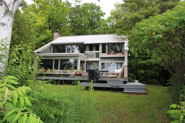 Property grounds - Your Vacation Starts Here: At The Cottage on Good Harbor Bay (Lake Leelanau)
