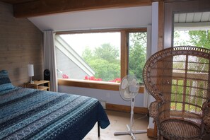 3 bedrooms, WiFi, bed sheets - Your Vacation Starts Here: At The Cottage on Good Harbor Bay (Lake Leelanau)