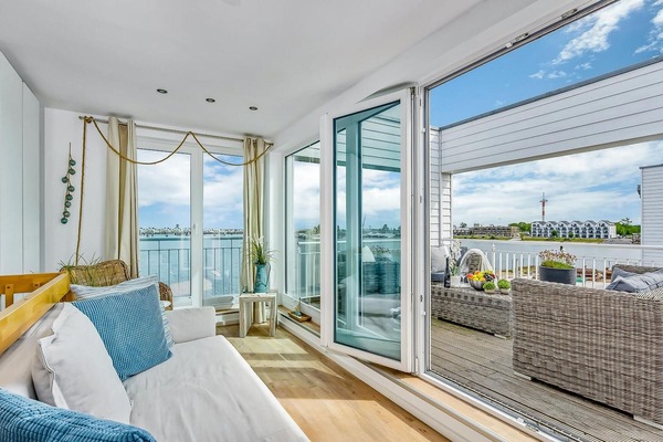 Fireplace, DVD player