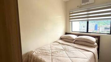 2 室のベッドルーム、デスク、WiFi、ベッドシーツ