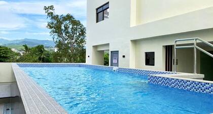 2 bedroom condo near Ayala Center Cebu and SM City Cebu with AC, gym,WiFi & pool