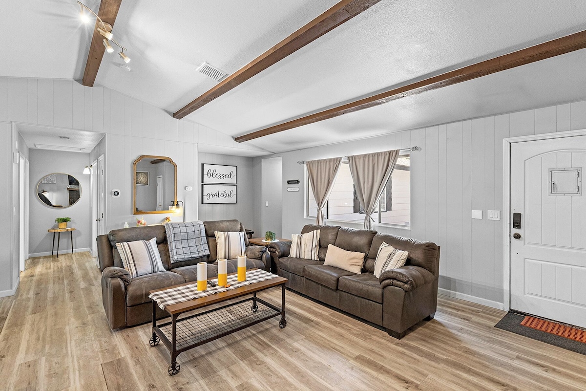 Photo 19 of Ozzys Retreat - Cozy 4-bedroom Cabin in Big Bear Lake. Pet Friendly!