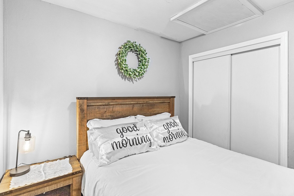 Photo 30 of Ozzys Retreat - Cozy 4-bedroom Cabin in Big Bear Lake. Pet Friendly!
