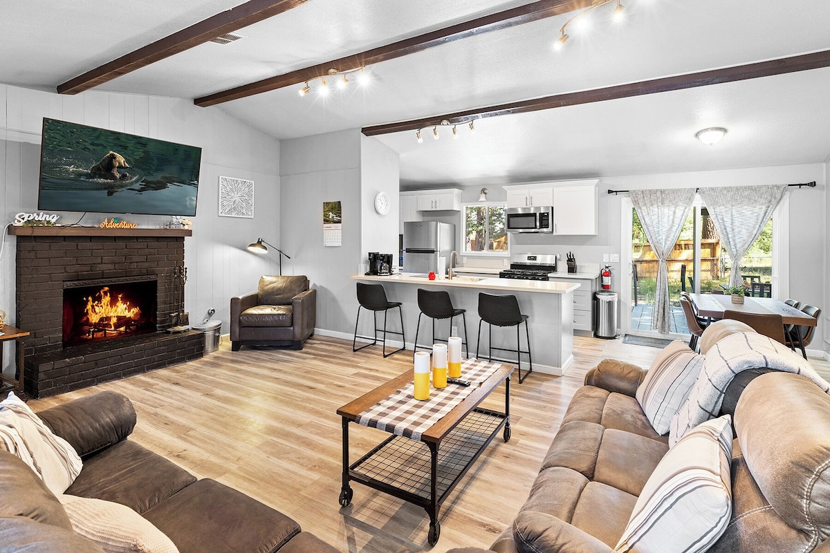 Photo 40 of Ozzys Retreat - Cozy 4-bedroom Cabin in Big Bear Lake. Pet Friendly!