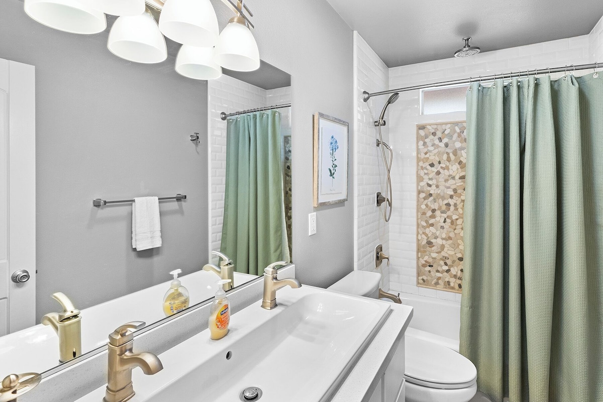 Photo 14 of Ozzys Retreat - Cozy 4-bedroom Cabin in Big Bear Lake. Pet Friendly!