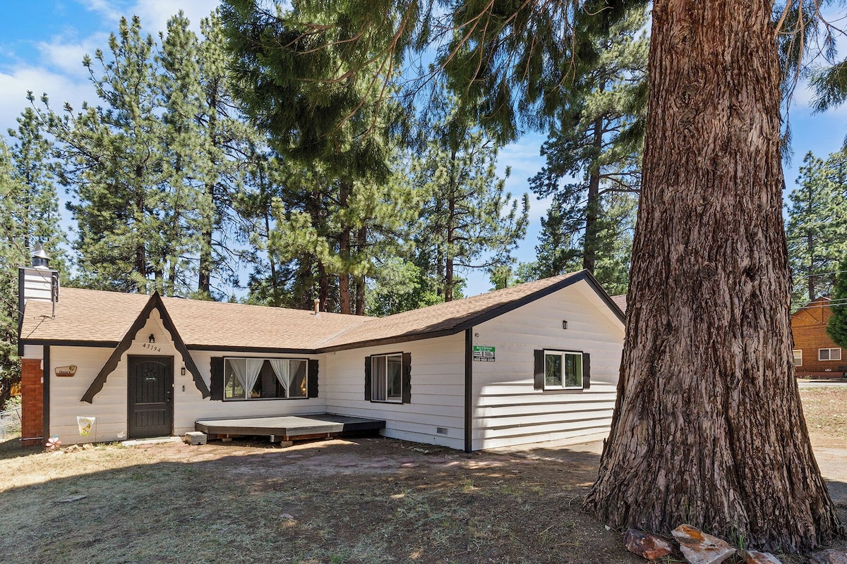Photo 63 of Ozzys Retreat - Cozy 4-bedroom Cabin in Big Bear Lake. Pet Friendly!