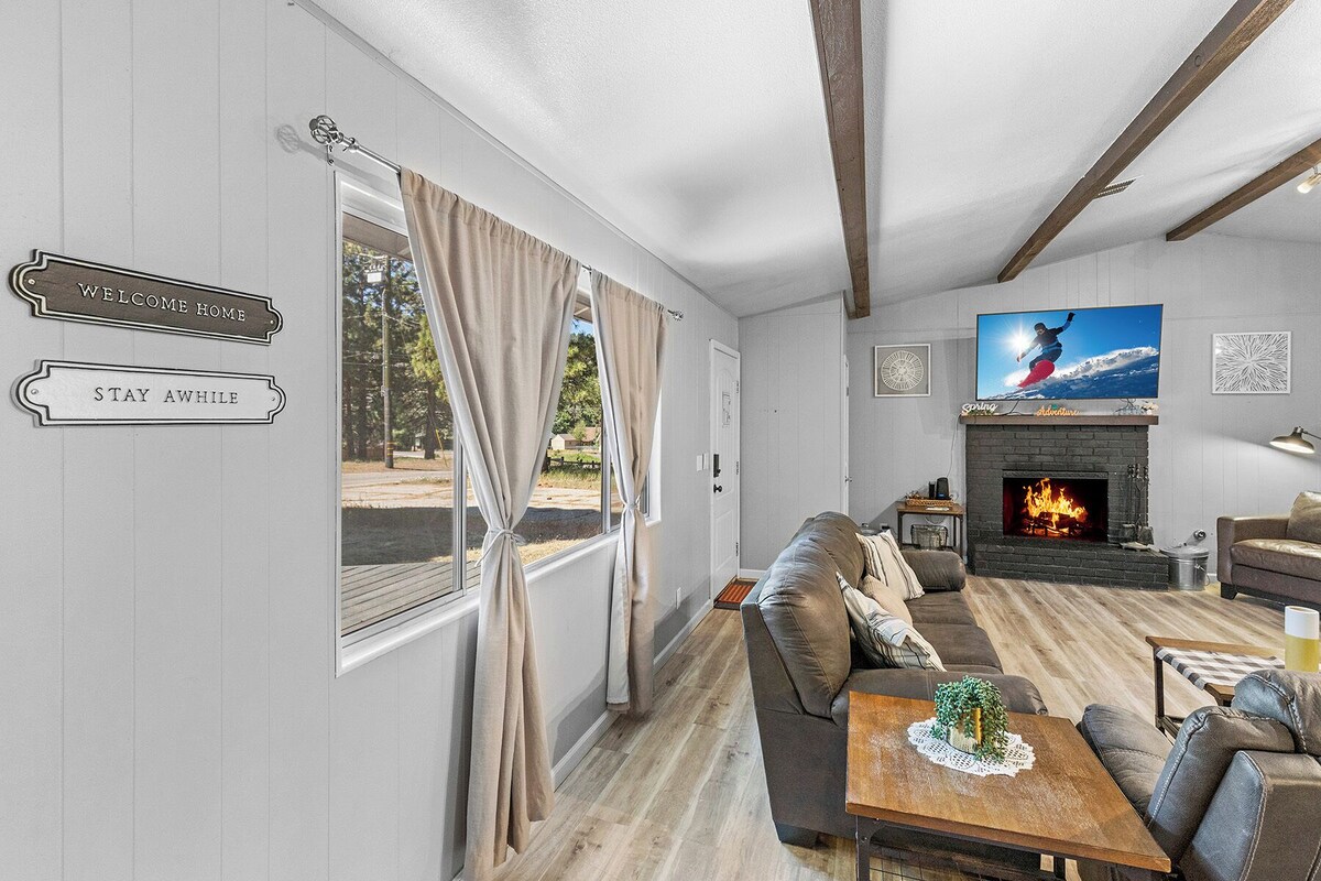 Photo 39 of Ozzys Retreat - Cozy 4-bedroom Cabin in Big Bear Lake. Pet Friendly!