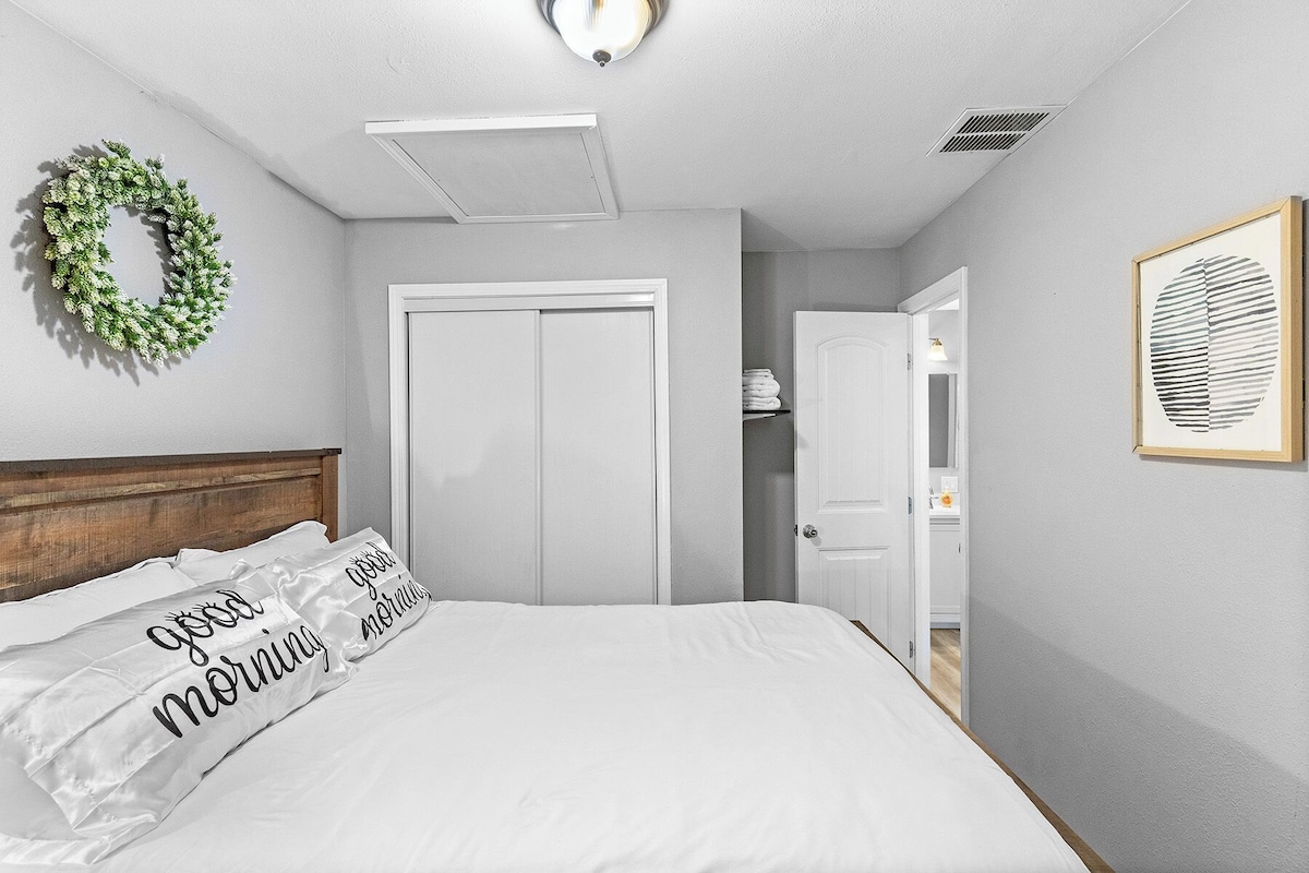 Photo 18 of Ozzys Retreat - Cozy 4-bedroom Cabin in Big Bear Lake. Pet Friendly!