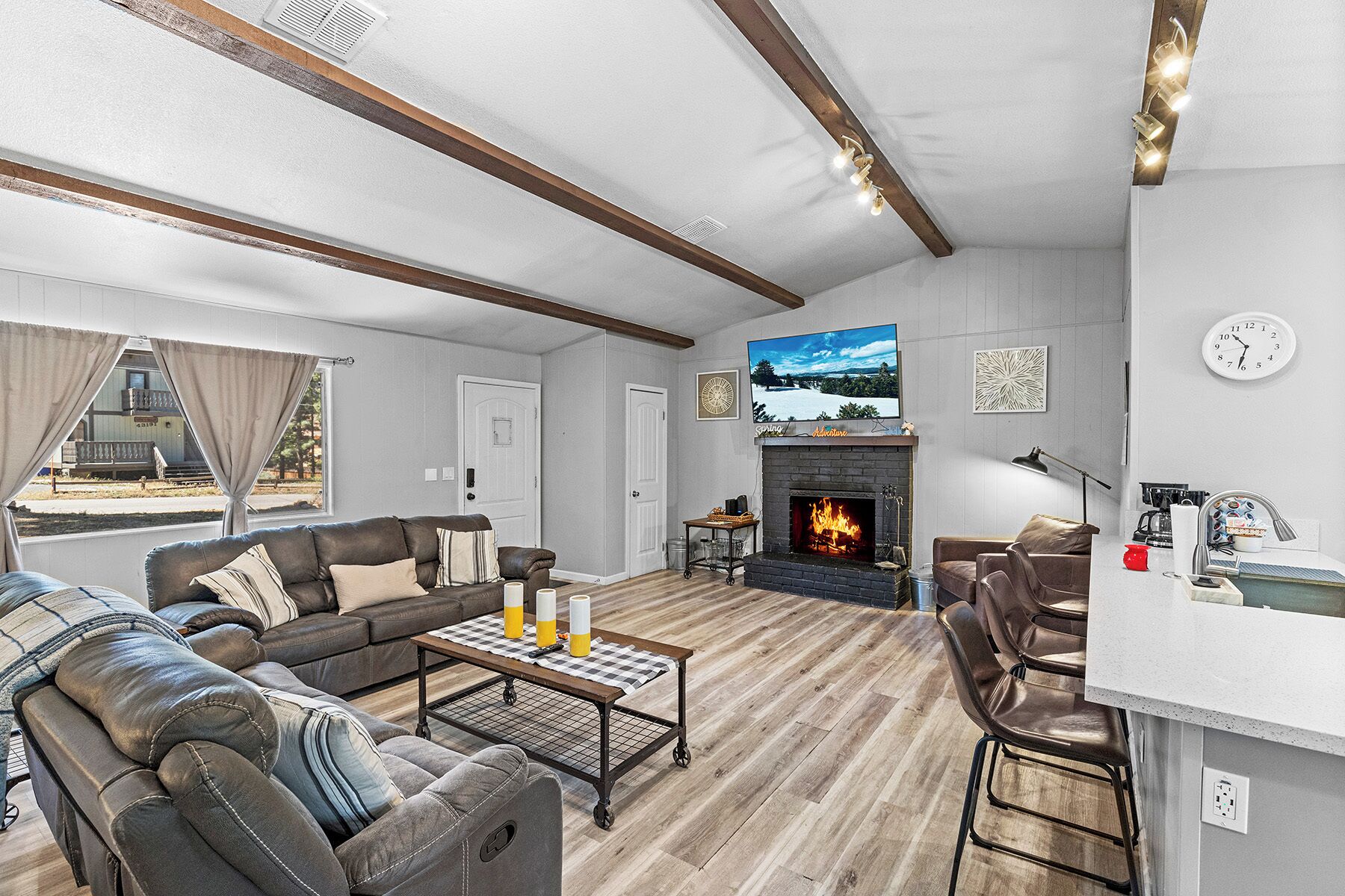 智能电视、壁炉