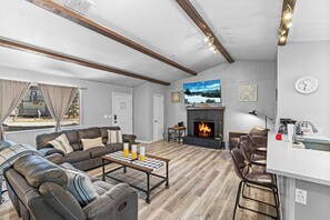 スマートテ レビ、暖炉